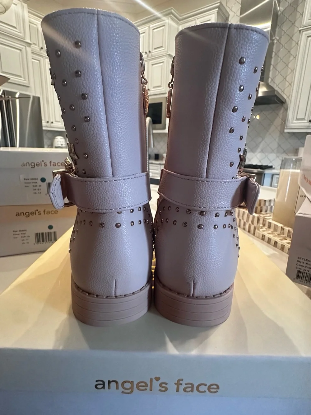Angels face chic lilac